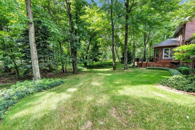 1071 THORNBERRY CREEK DRIVE, Hobart, WI 54155