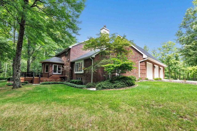 1071 THORNBERRY CREEK DRIVE, Hobart, WI 54155