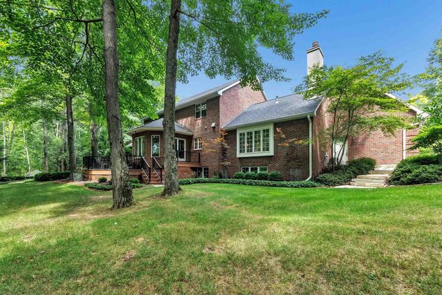 1071 THORNBERRY CREEK DRIVE, Hobart, WI 54155