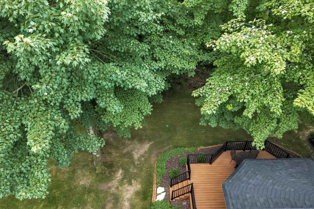 1071 THORNBERRY CREEK DRIVE, Hobart, WI 54155