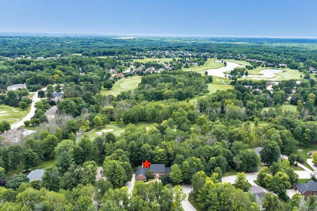1071 THORNBERRY CREEK DRIVE, Hobart, WI 54155