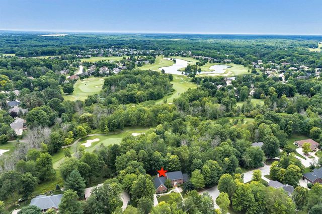 1071 THORNBERRY CREEK DRIVE, Hobart, WI 54155