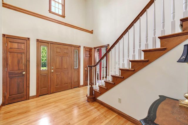 1071 THORNBERRY CREEK DRIVE, Hobart, WI 54155