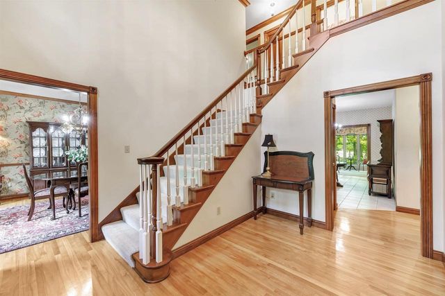 1071 THORNBERRY CREEK DRIVE, Hobart, WI 54155