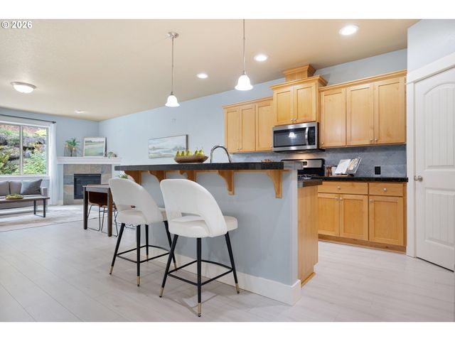 17578 Sw LOMA VISTA St, Beaverton, OR 97007