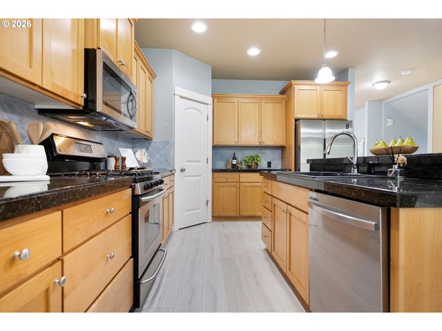 17578 Sw LOMA VISTA St, Beaverton, OR 97007