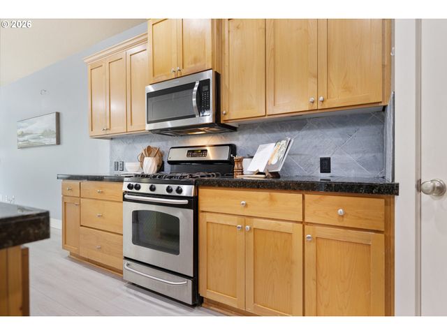 17578 Sw LOMA VISTA St, Beaverton, OR 97007