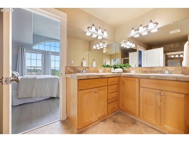 17578 Sw LOMA VISTA St, Beaverton, OR 97007