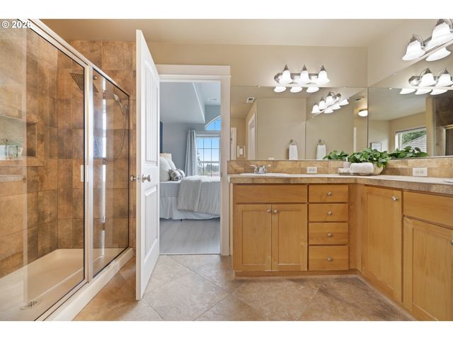 17578 Sw LOMA VISTA St, Beaverton, OR 97007