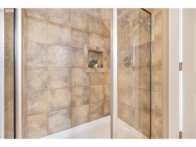 17578 Sw LOMA VISTA St, Beaverton, OR 97007