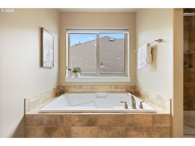 17578 Sw LOMA VISTA St, Beaverton, OR 97007