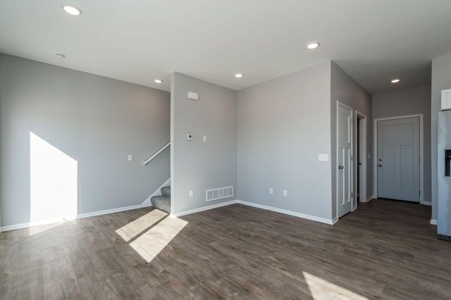 3203 Noble Drive, Mankato, MN 56001