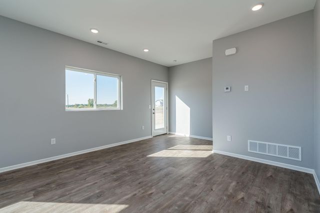 3203 Noble Drive, Mankato, MN 56001