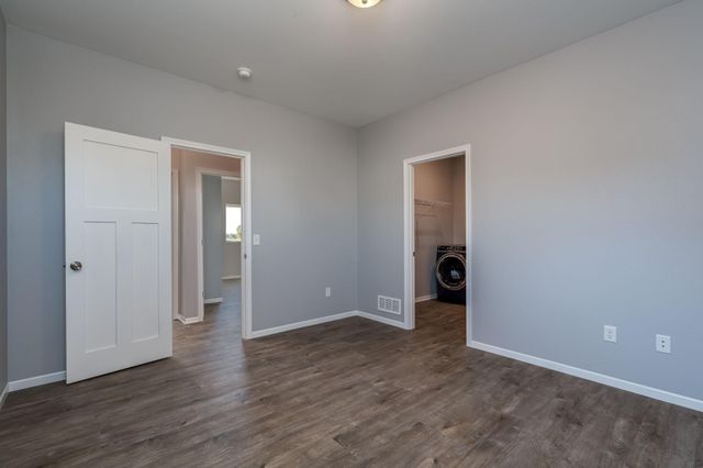 3203 Noble Drive, Mankato, MN 56001