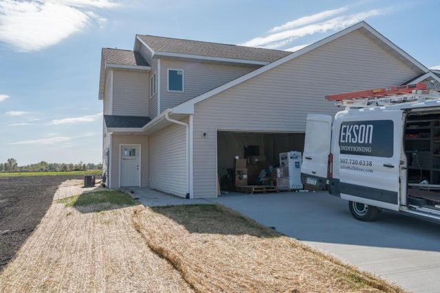 3203 Noble Drive, Mankato, MN 56001