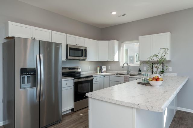 3203 Noble Drive, Mankato, MN 56001