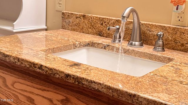 317 Handy Lane, Rogersville, TN 37857