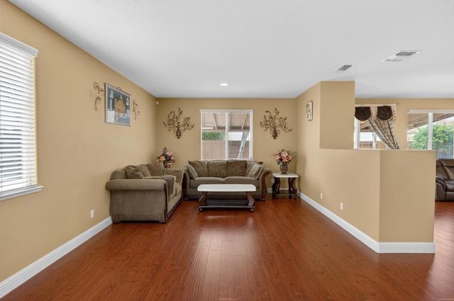 8850 Black Marlin Ct, Sacramento, CA 95828