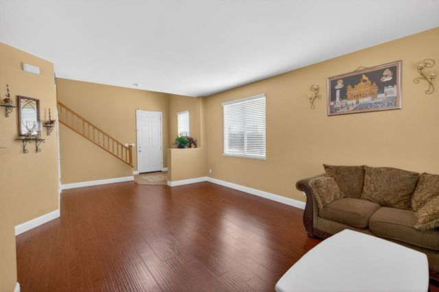 8850 Black Marlin Ct, Sacramento, CA 95828