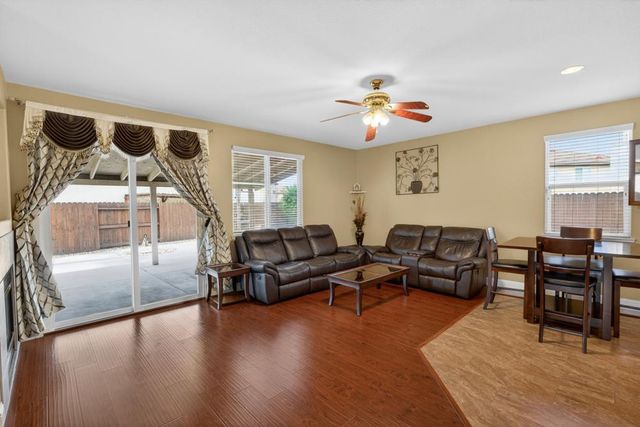 8850 Black Marlin Ct, Sacramento, CA 95828