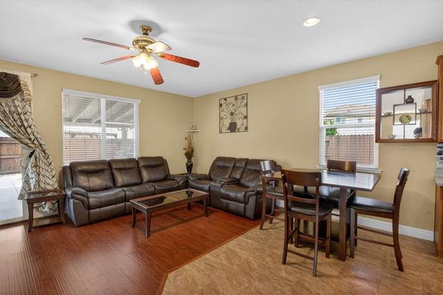 8850 Black Marlin Ct, Sacramento, CA 95828