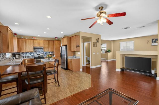 8850 Black Marlin Ct, Sacramento, CA 95828