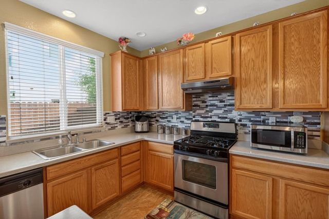 8850 Black Marlin Ct, Sacramento, CA 95828