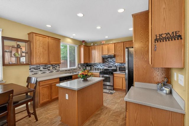 8850 Black Marlin Ct, Sacramento, CA 95828