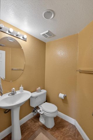 8850 Black Marlin Ct, Sacramento, CA 95828