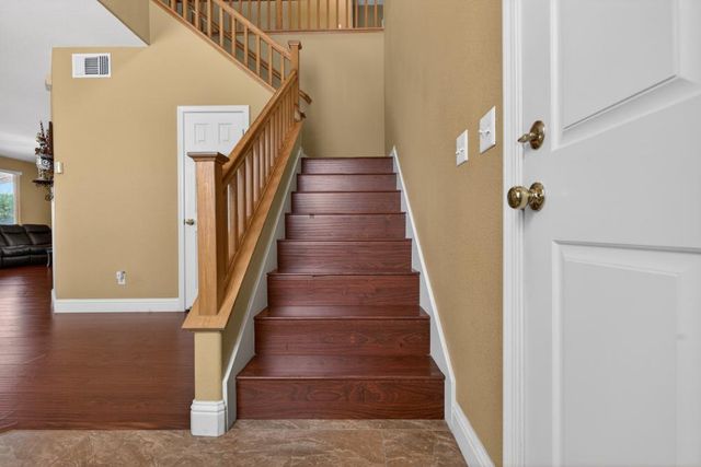 8850 Black Marlin Ct, Sacramento, CA 95828