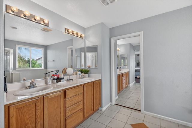 8850 Black Marlin Ct, Sacramento, CA 95828