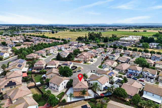 8850 Black Marlin Ct, Sacramento, CA 95828