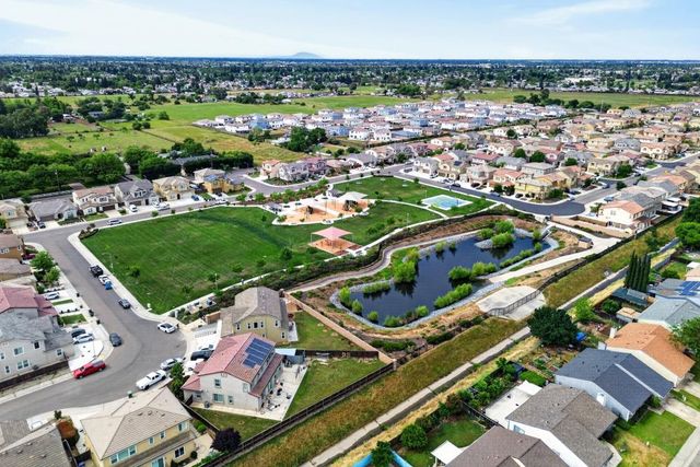 8850 Black Marlin Ct, Sacramento, CA 95828