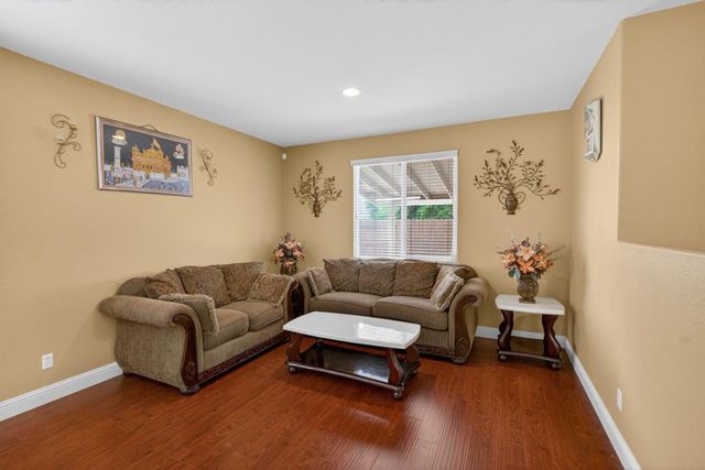 8850 Black Marlin Ct, Sacramento, CA 95828