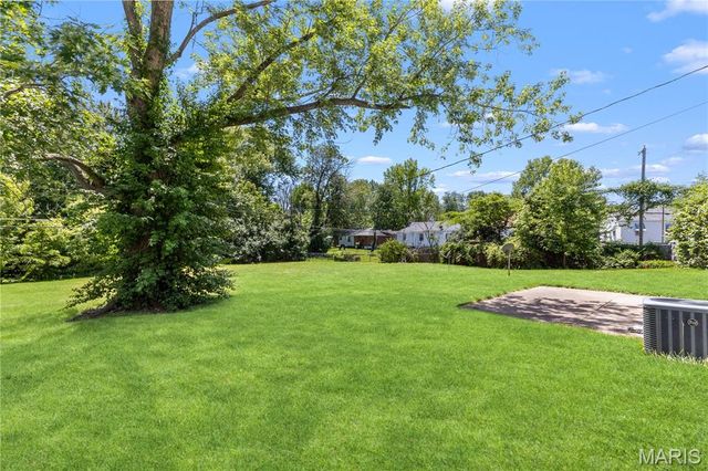 2000 Ranchdale Drive, St Louis, MO 63136