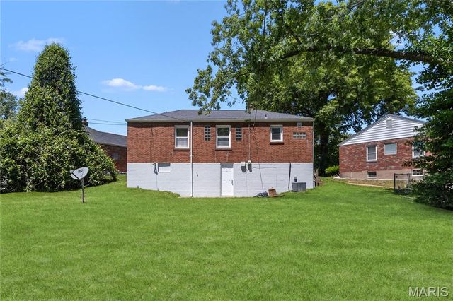 2000 Ranchdale Drive, St Louis, MO 63136