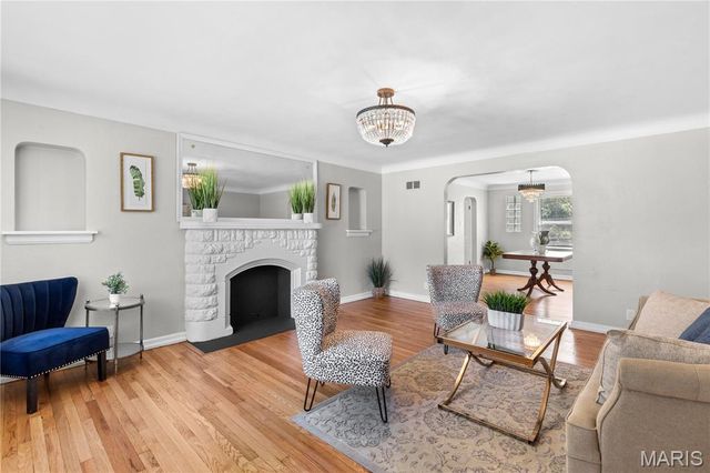 2000 Ranchdale Drive, St Louis, MO 63136