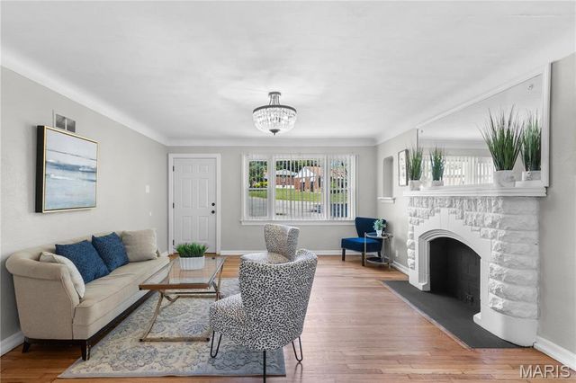 2000 Ranchdale Drive, St Louis, MO 63136