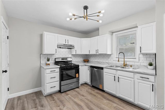 2000 Ranchdale Drive, St Louis, MO 63136