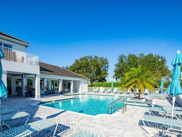 5967 Sand Wedge LN # 106, Naples, FL 34110