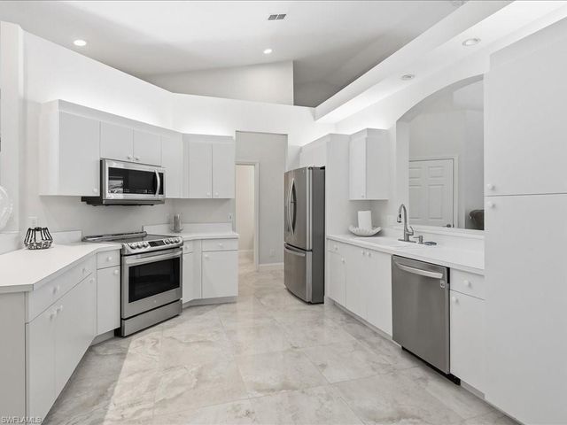 5967 Sand Wedge LN # 106, Naples, FL 34110