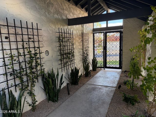 5822 N Scottsdale Road, Paradise Valley, AZ 85253