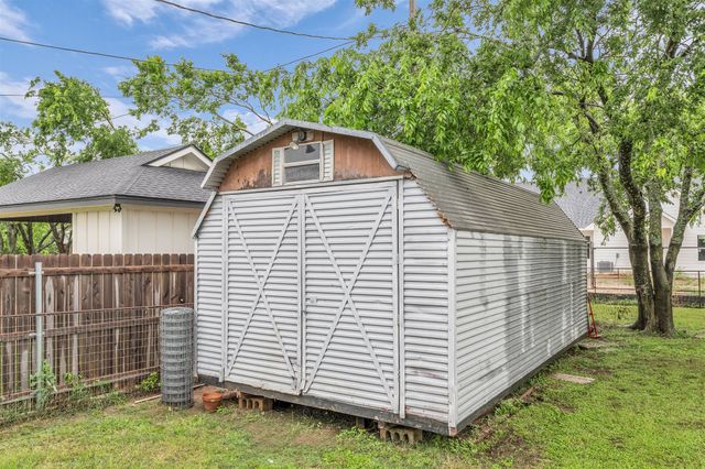 408 Little Avenue, Mcgregor, TX 76657