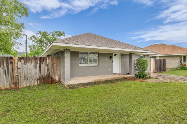 408 Little Avenue, Mcgregor, TX 76657