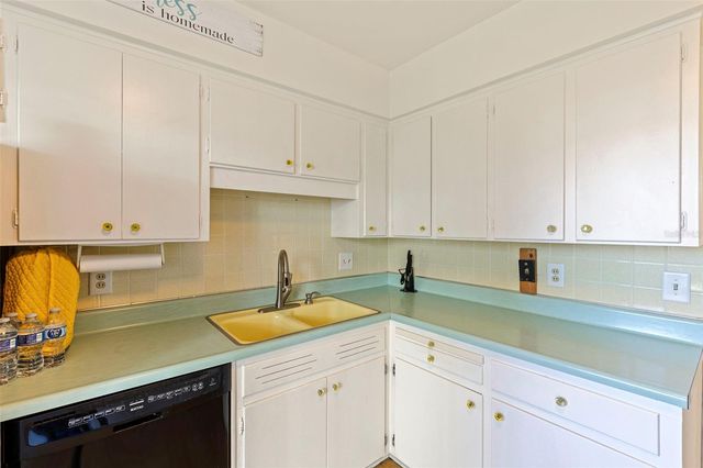 1036 NORTH SHORE DRIVE NE 1, St Petersburg, FL 33701