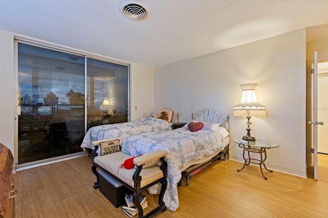 1036 NORTH SHORE DRIVE NE 1, St Petersburg, FL 33701