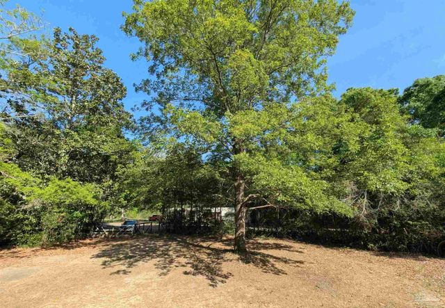 8733 Rebel Rd, Pensacola, FL 32526