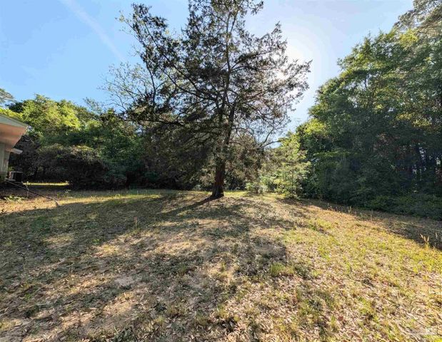 8733 Rebel Rd, Pensacola, FL 32526
