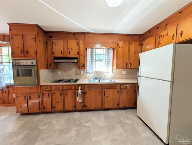 8733 Rebel Rd, Pensacola, FL 32526