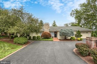 2840 SUNSET DR, Camp Hill, PA 17011